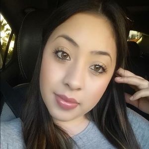 Meet your Posher, Rebeca